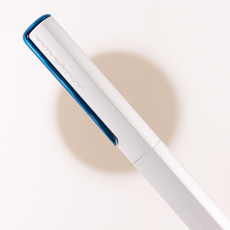 Pininfarina PF One Penna Stilografica Blu & Argento Pininfarina PF One Penna Stilografica Blu & Argento