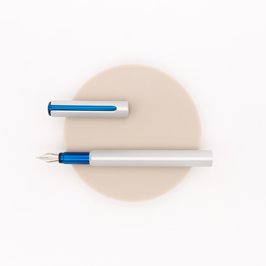 Pininfarina PF One Penna Stilografica Blu & Argento