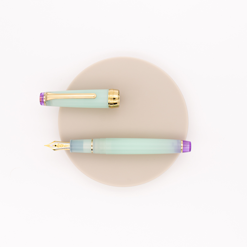 Sailor Sailor Professional Gear Slim Shikiori Amaoto Fountain Pen Harusame Sailor Sailor Professional Gear Slim Shikiori Amaoto Fountain Pen Harusame