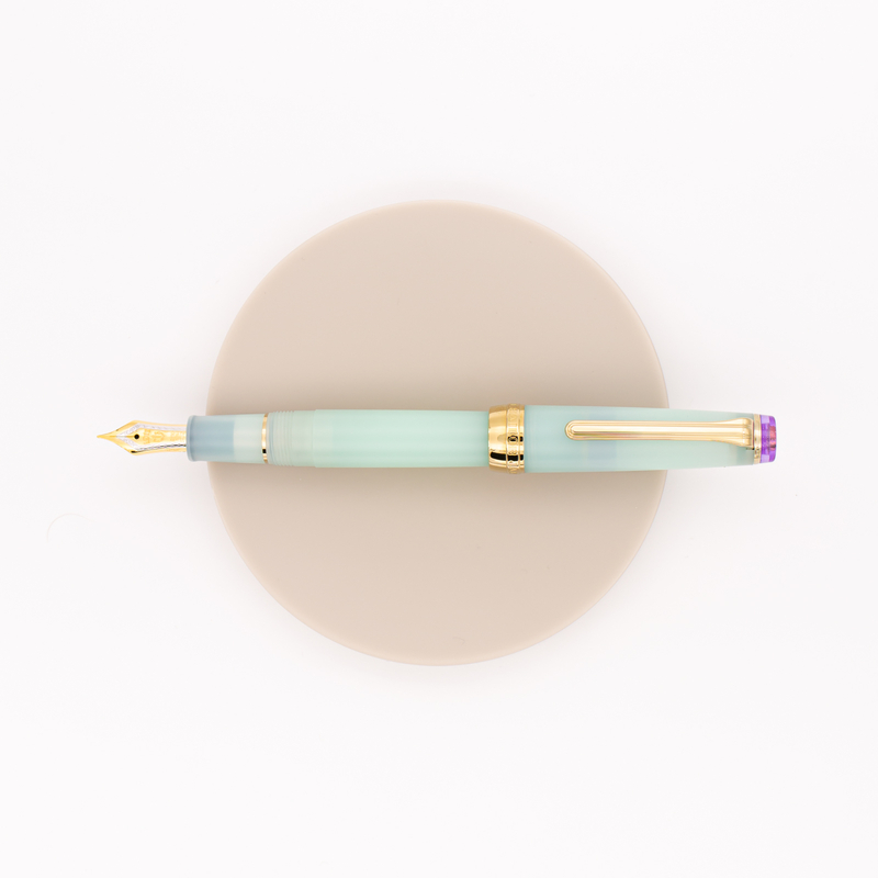 Sailor Sailor Professional Gear Slim Shikiori Amaoto Fountain Pen Harusame
