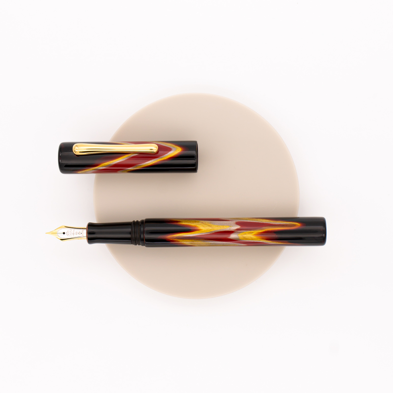 Taccia Ukiyo-e Fountain Pen Hokusai Red Urushi Taccia Ukiyo-e Fountain Pen Hokusai Red Urushi