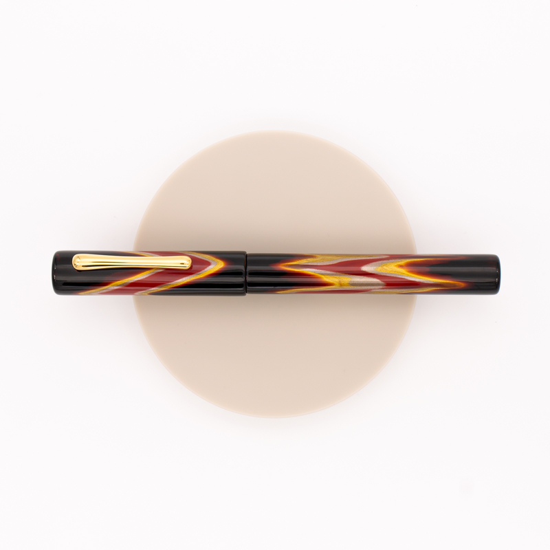 Taccia Ukiyo-e Fountain Pen Hokusai Red Urushi Taccia Ukiyo-e Fountain Pen Hokusai Red Urushi