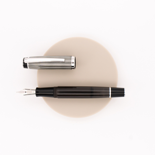 Opus 88 Premium Opera Penna Stilografica Grey Dot