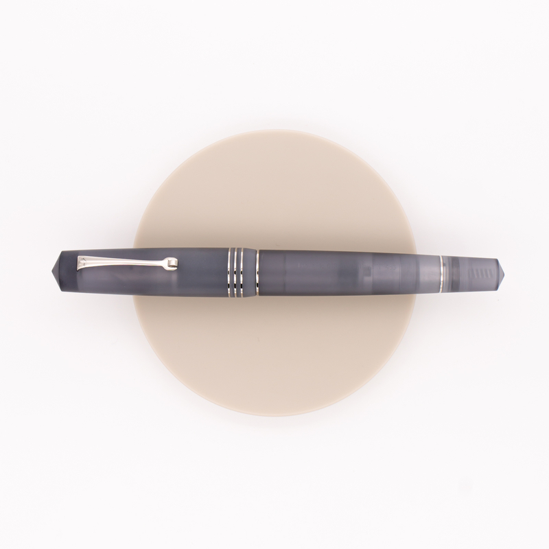 Leonardo Momento Zero Grande Pura Fountain Pen Anthracite Gray 14 KT