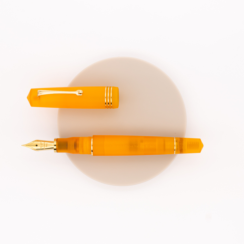 Leonardo Momento Zero Grande Pura Fountain Pen Flame Orange & Gold Leonardo Momento Zero Grande Pura Fountain Pen Flame Orange & Gold