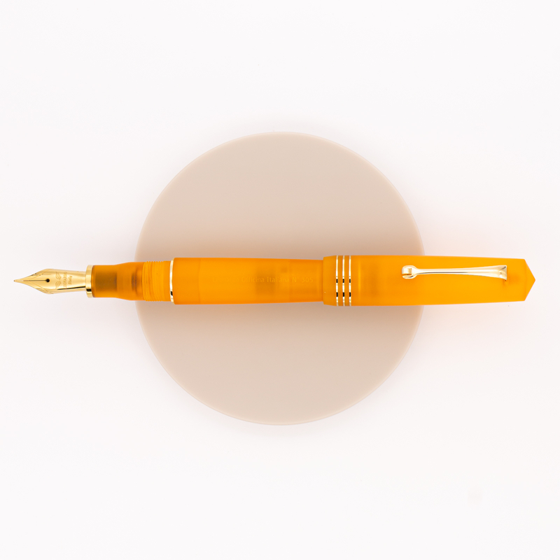 Leonardo Momento Zero Grande Pura Fountain Pen Flame Orange & Gold 14 KT Leonardo Momento Zero Grande Pura Fountain Pen Flame Orange & Gold 14 KT