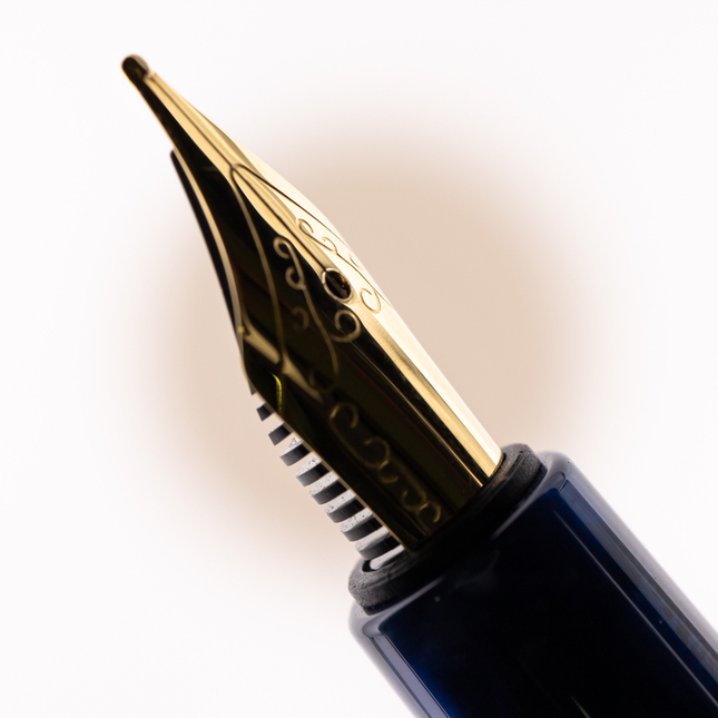 Hightide Attaché Marbled Fountain Pen Navy