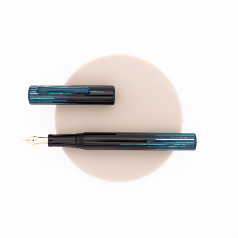 Taccia Raden Ama-Iro Fountain Pen Hekiku Limited Edition Taccia Raden Ama-Iro Fountain Pen Hekiku Limited Edition