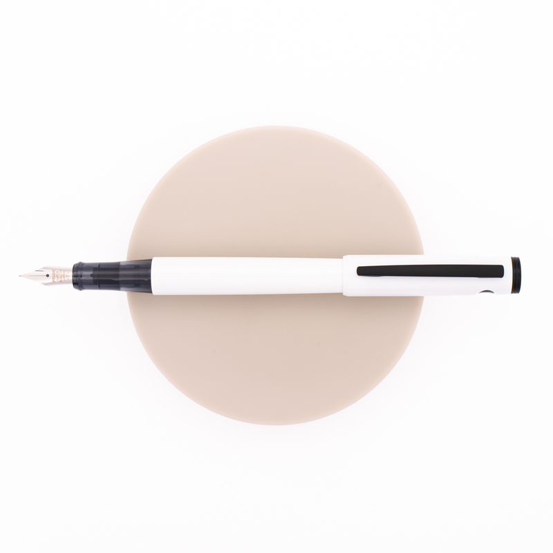 Pilot Lightive Fountain Pen White