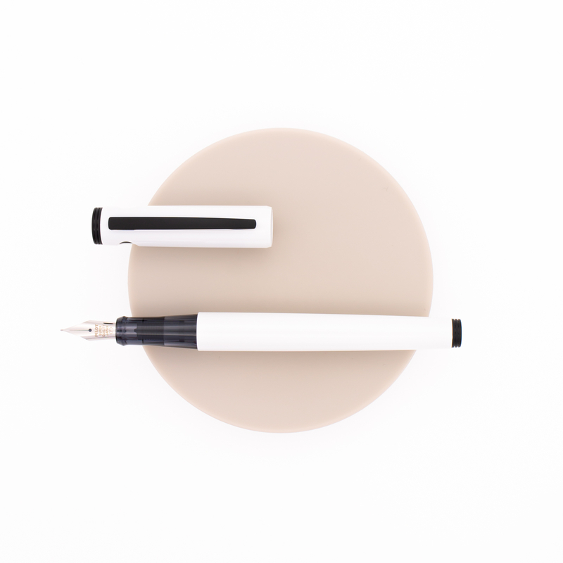 Pilot Lightive Fountain Pen White