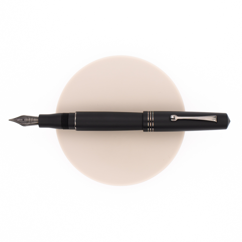 Leonardo Officina Italiana Momento Zero Fountain Pen Black Matte & Rhutenium