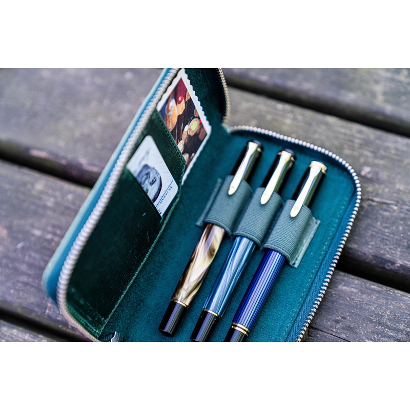 Galen Leather Portapenne in Pelle con Zip 3 Posti Crazy Horse Forest Green Galen Leather Portapenne in Pelle con Zip 3 Posti Crazy Horse Forest Green