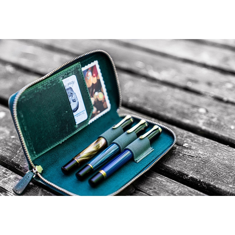 Galen Leather Portapenne in Pelle con Zip 3 Posti Crazy Horse Forest Green Galen Leather Portapenne in Pelle con Zip 3 Posti Crazy Horse Forest Green