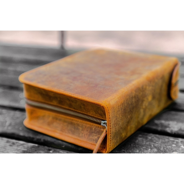 Galen Leather Zippered 40 Slots Pen Case Crazy Horse Brown