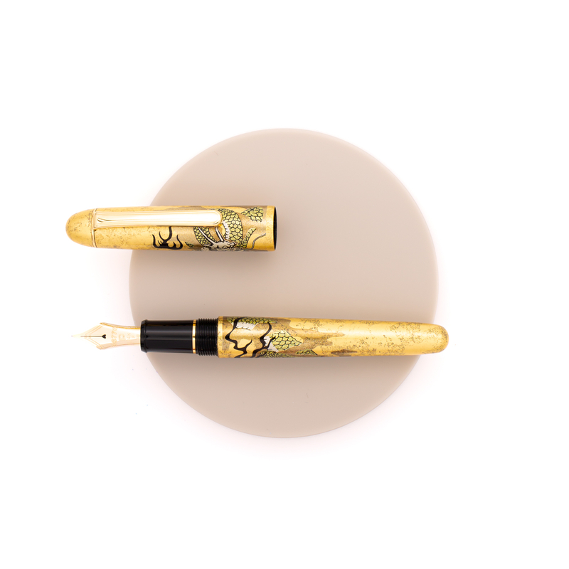Platinum 3776 Century Kanazawa-Haku Fountain Pen Ascending Dragon Platinum 3776 Century Kanazawa-Haku Fountain Pen Ascending Dragon