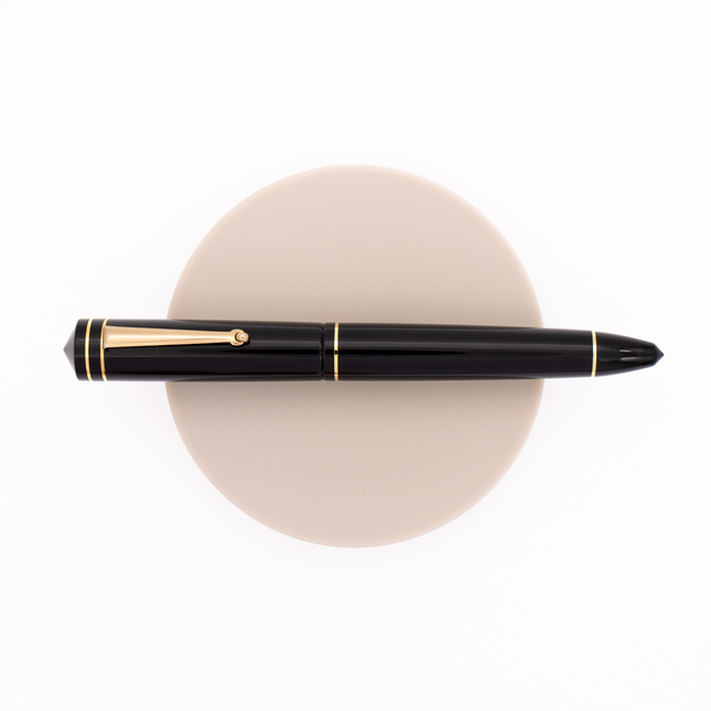 Delta Write Balance Fountain Pen Black & Gold
