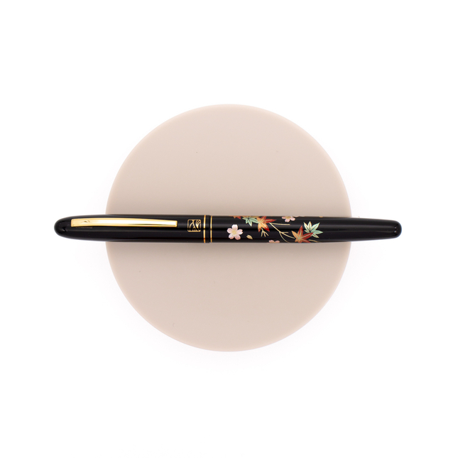 Wancher x Kuretake Kindai Maki-e Penna Stilografica Sakura Ni Kouyou