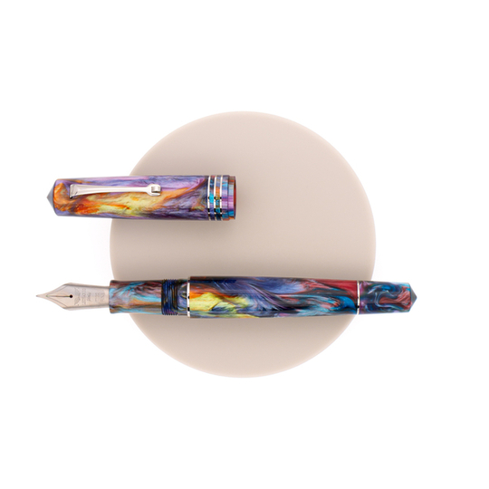 Leonardo Momento Zero Grande Titanium 8 Fountain Pen Primary Manipulation 4