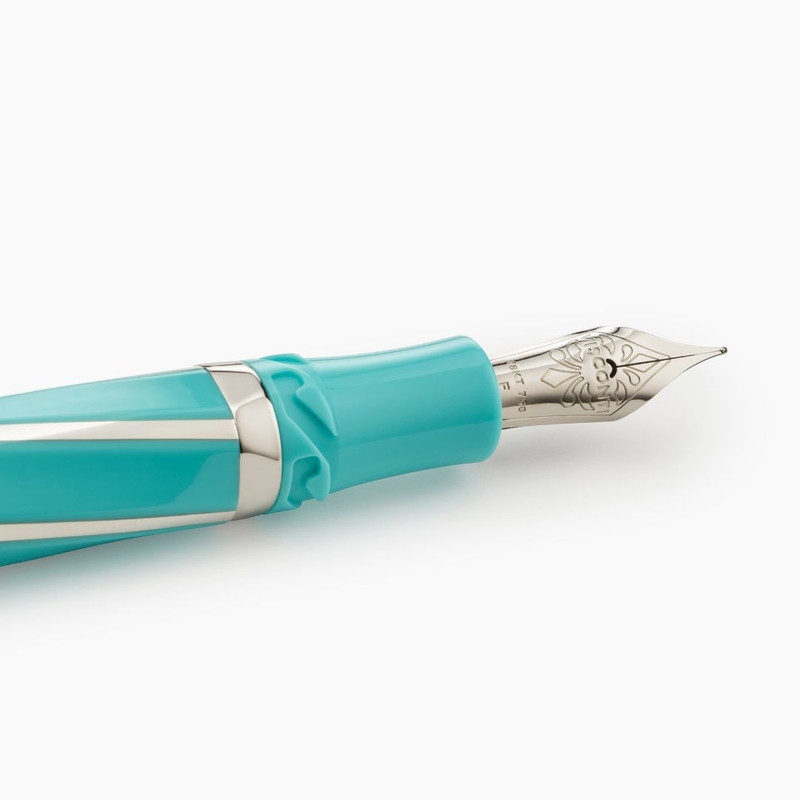 Visconti Divina Elegance Fountain Pen Wave Visconti Divina Elegance Fountain Pen Wave