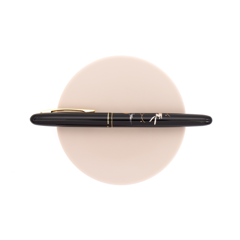 Wancher Wancher x Kuretake Kindai Maki-e Fountain Pen Usagi