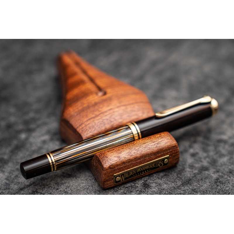 Galen Leather Galen Leather The Nib Rest Supporto Portapenne in Legno di Mogano