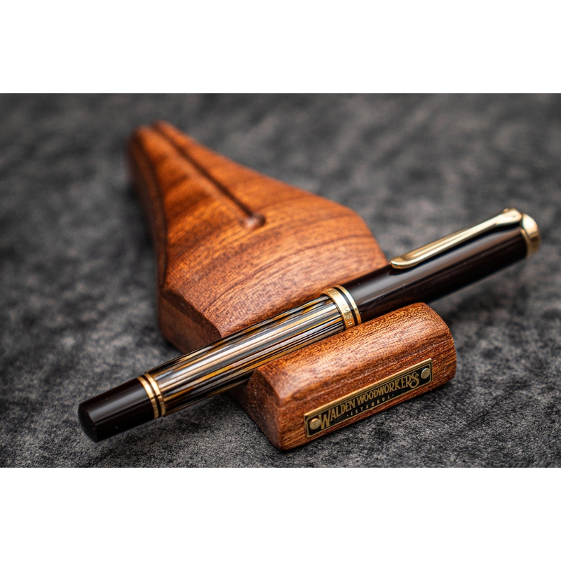 Galen Leather Galen Leather The Nib Rest Supporto Portapenne in Legno di Mogano