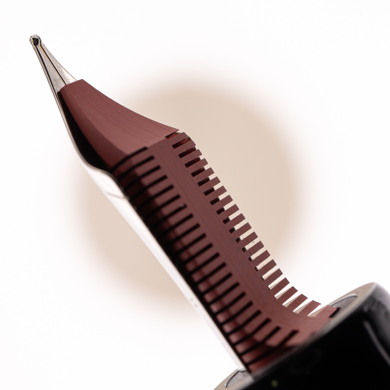 Delta Delta DV Oversize Fountain Pen Magnifica