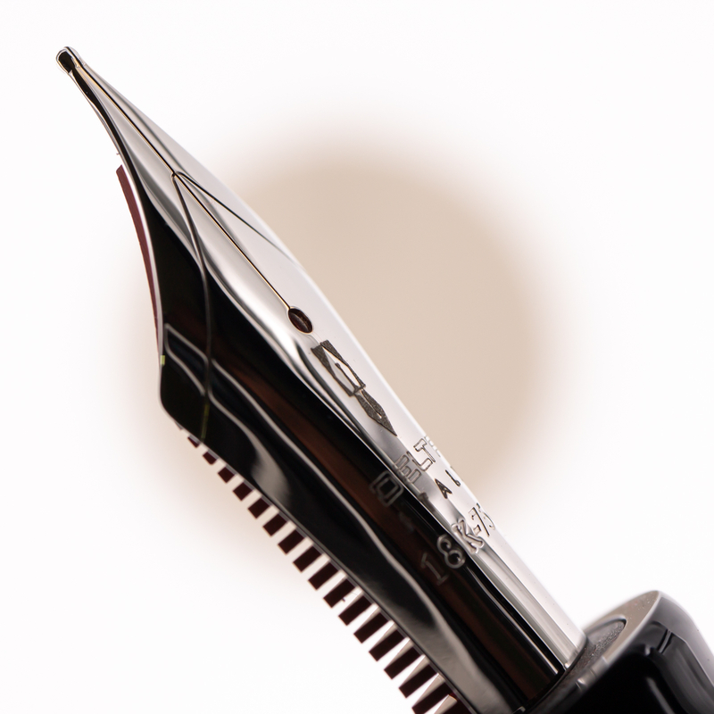 Delta Delta DV Oversize Fountain Pen Magnifica