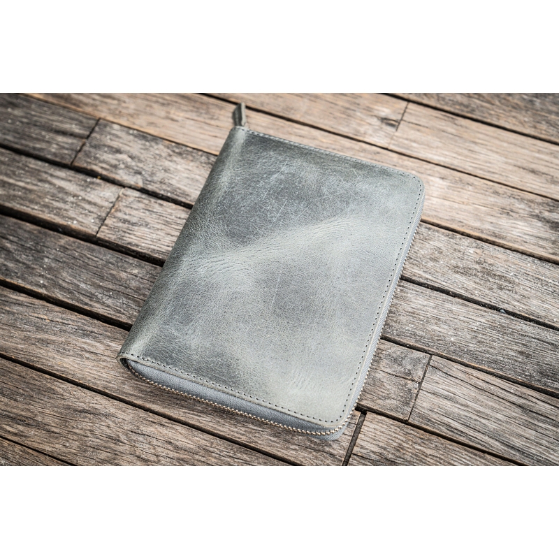 Galen Leather Galen Leather Portapenne in Pelle 5 Posti con Notebook A6 Crazy Horse Smoky Grey Galen Leather Galen Leather Portapenne in Pelle 5 Posti con Notebook A6 Crazy Horse Smoky Grey