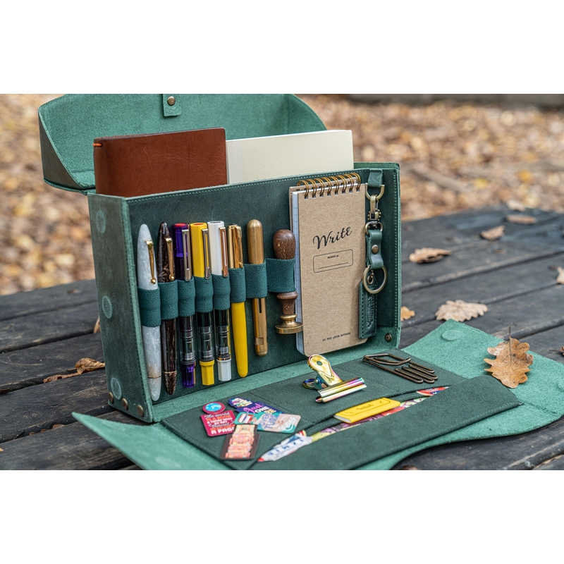 Galen Leather Galen Leather Writer's Medic Bag Crazy Horse Forest Green