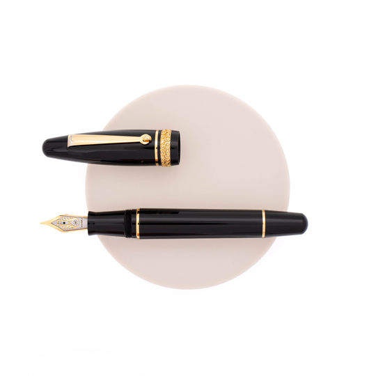 Maiora Ultra Ogiva Golden Age Fountain Pen Black & Gold