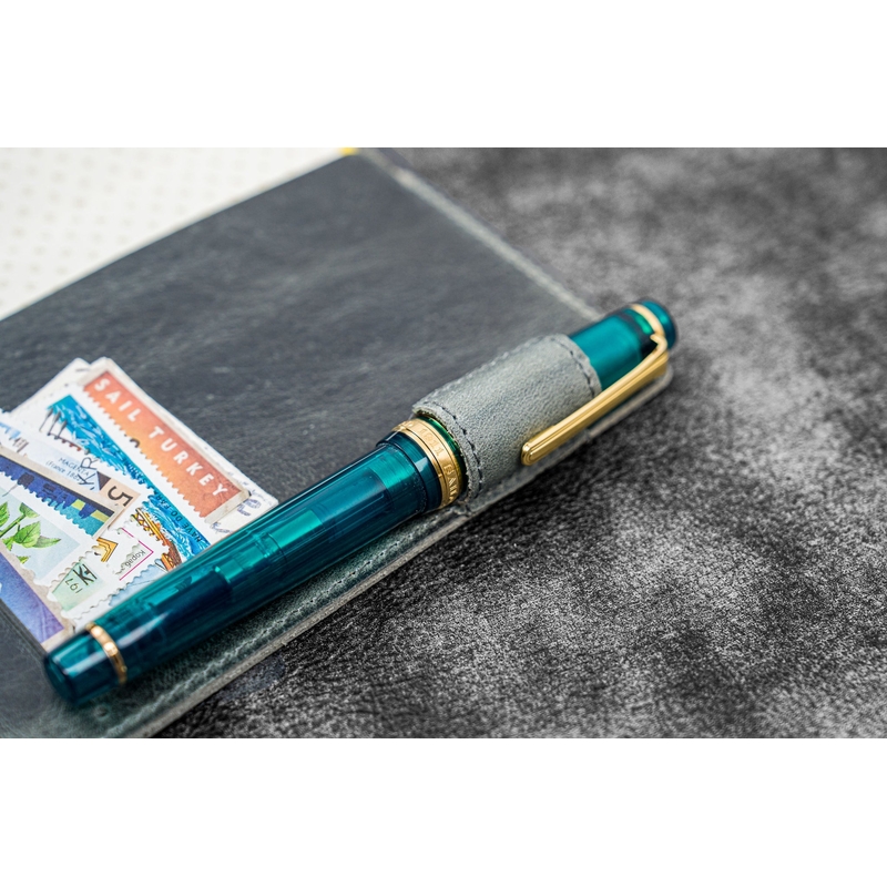 Galen Leather Galen Leather Cover Slim Hobonichi Weeks in Pelle Crazy Horse Smoky Grey