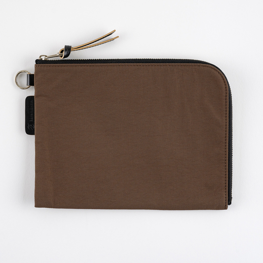 Hobonichi Tragen Flat Pouch per formato A6 Marrone