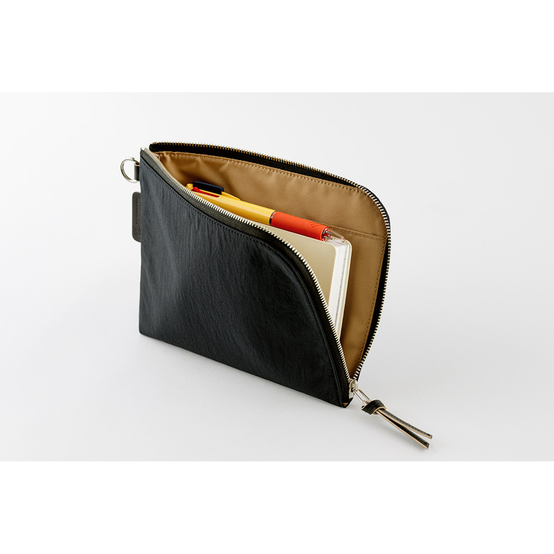 Hobonichi Hobonichi Tragen Flat Pouch per formato A6 Nero