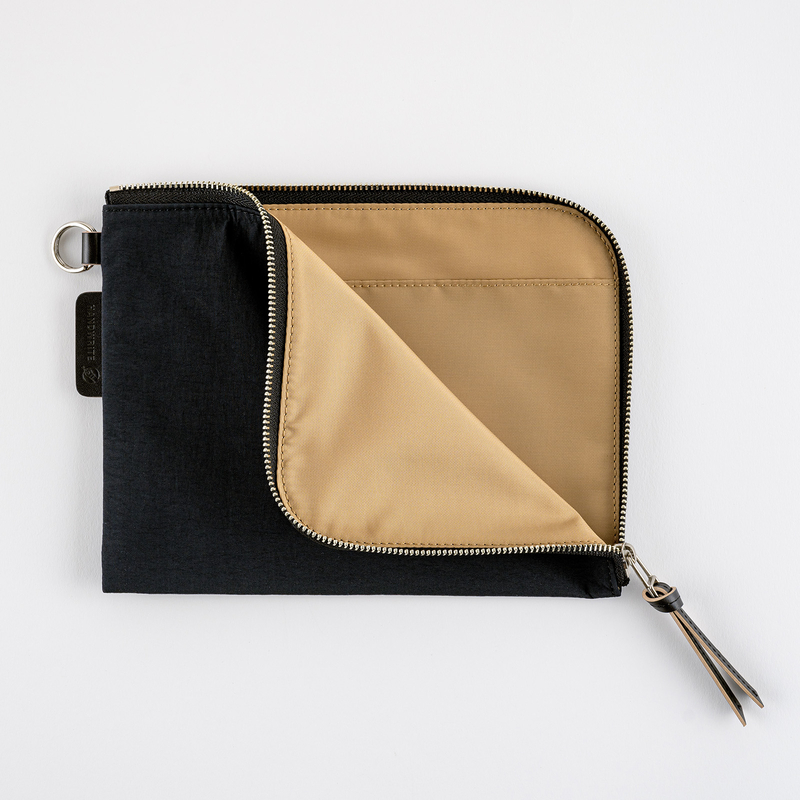 Hobonichi Hobonichi Tragen Flat Pouch per formato A6 Nero