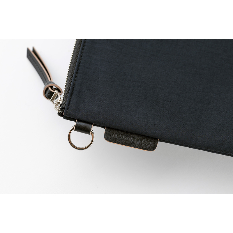 Hobonichi Hobonichi Tragen Flat Pouch per formato A5 Nero