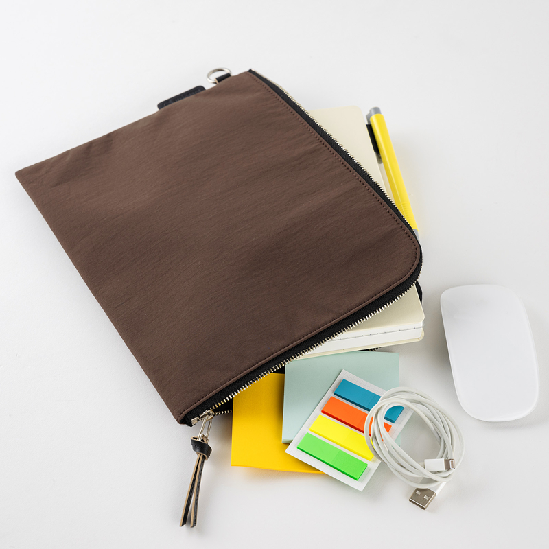 Hobonichi Hobonichi Tragen Flat Pouch per formato A5 Marrone