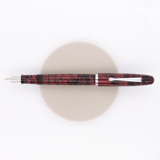 Noodler's Neponset Penna Stilografica Red Rebellion in Ebanite