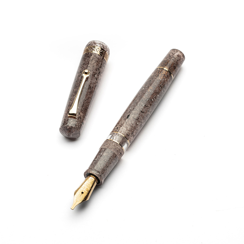 Leonardo Officina Italiana Leonardo Momento Magico Fountain Pen Sea Sand & Gold