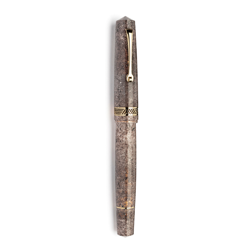 Leonardo Officina Italiana Leonardo Momento Magico Fountain Pen Sea Sand & Gold 14k