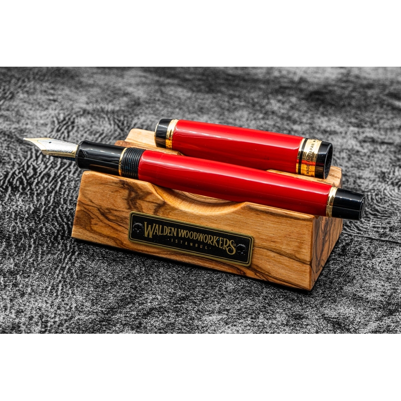 Galen Leather Galen Leather The Pen Rest Supporto Portapenne in Legno di Ulivo