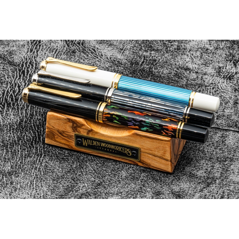 Galen Leather Galen Leather The Pen Rest Supporto Portapenne in Legno di Ulivo