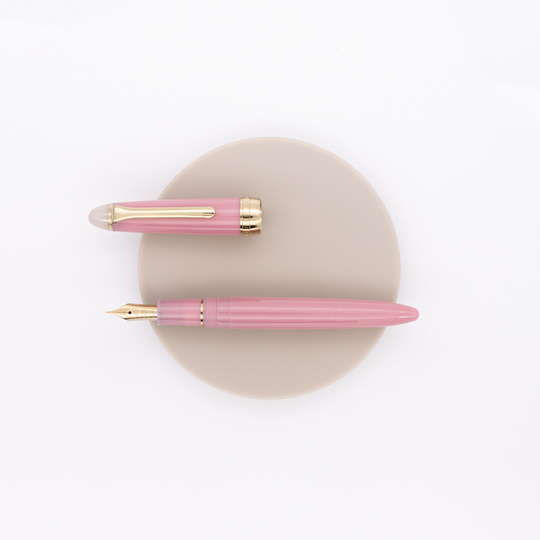 Sailor Shikiori Fountain Pen Yozakura