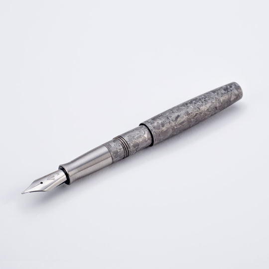 Gravitas Dinkey Fountain Pen Crystallized Titanium