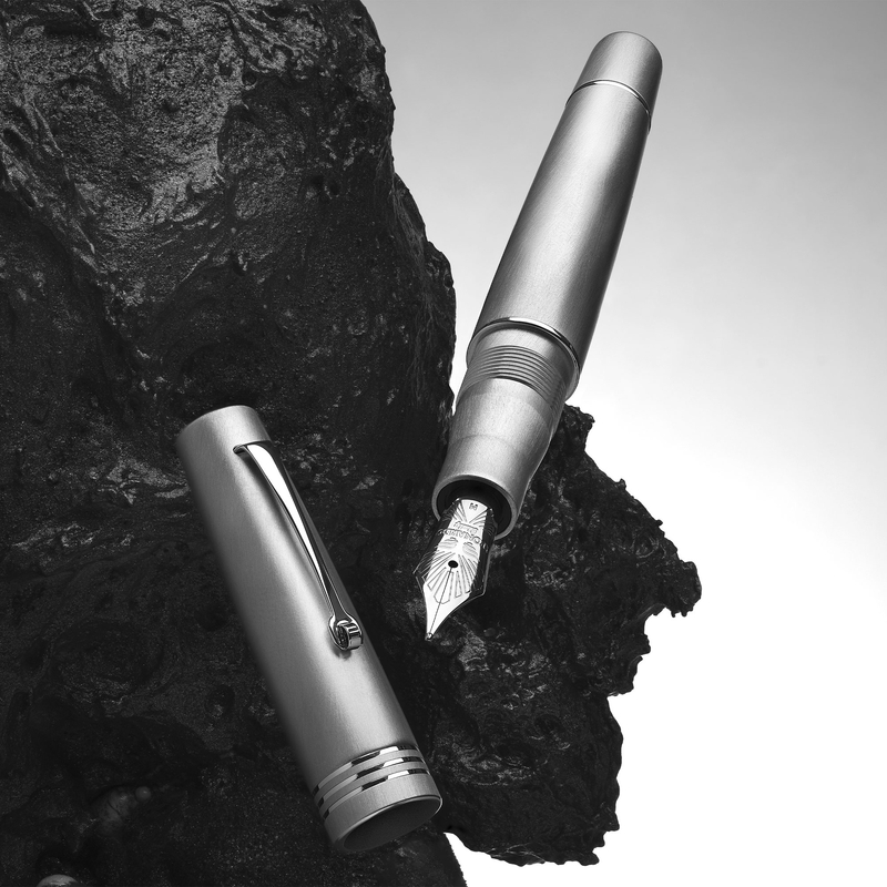 Leonardo Officina Italiana Leonardo Momento Zero Penna Stilografica Alumina & Rodio 14k Edizione Limitata