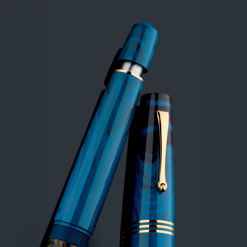 Maiora Maiora Everest Fountain Pen Celestia