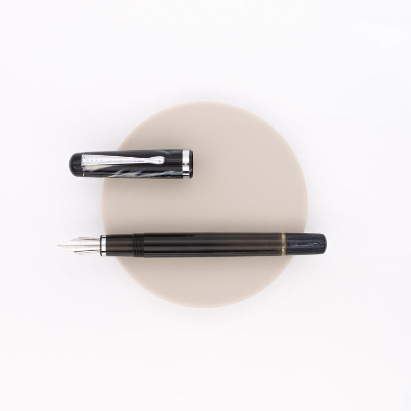 Noodler's Konrad Penna Stilografica Ivory Darkness