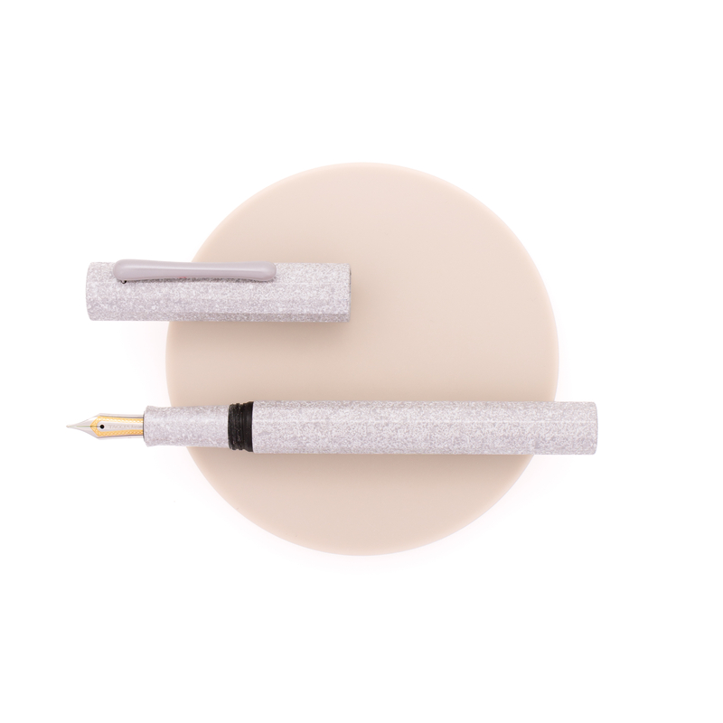 Taccia Taccia Flowers of the Four Seasons Fountain Pen Erica