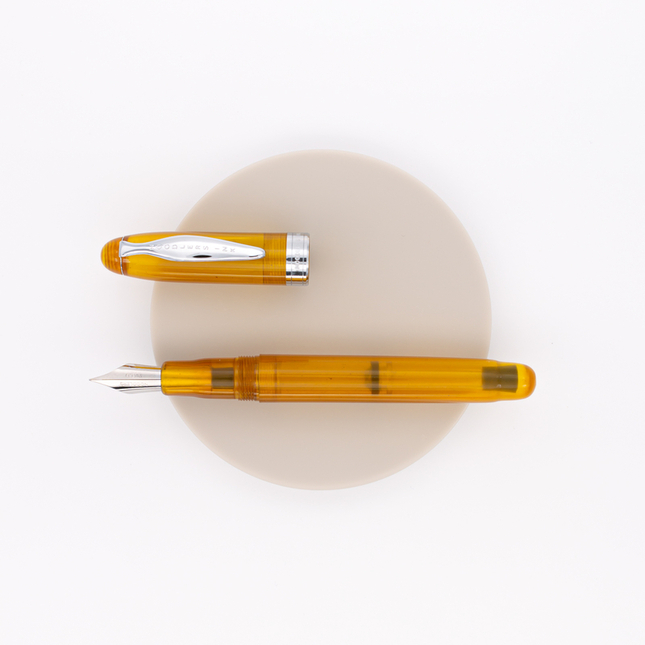 Noodler's Ahab Penna Stilografica Carniolan Honey