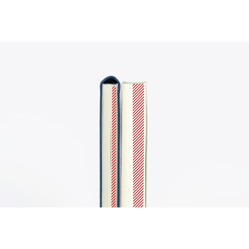 Hobonichi Hobonichi Techo Weeks 2026 Mega Sneaker: Indigo Black